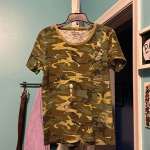 J. Crew Mercantile Collector tee in camo & glitter. Medium.